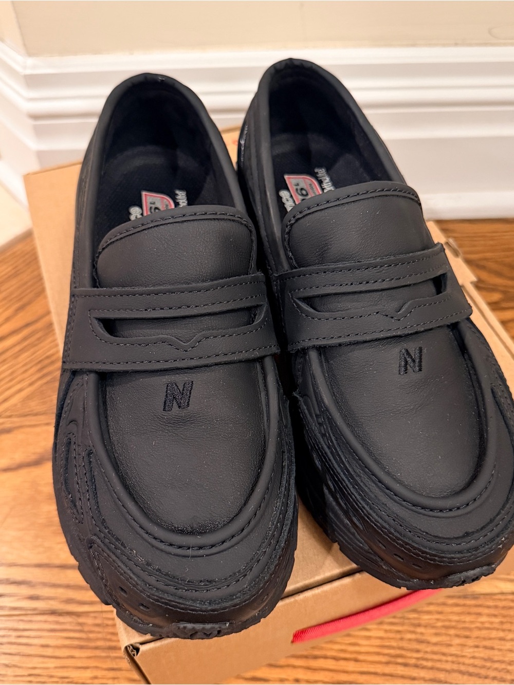 New Balance Black Women's Slip-On Loafers sneakers